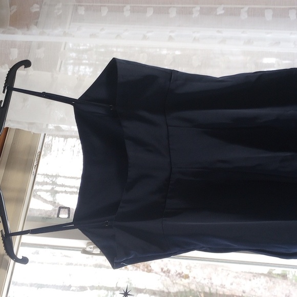 Banana Republic Navy Blue Suit with pockets. Size 6 petite, spaghetti straps - Picture 3 of 7